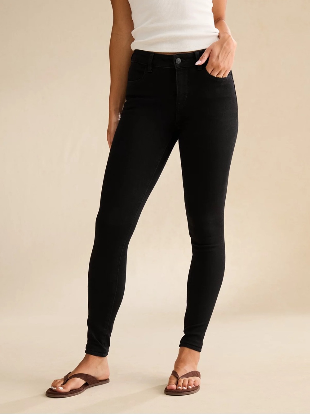 AE High-Waisted Black Jegging